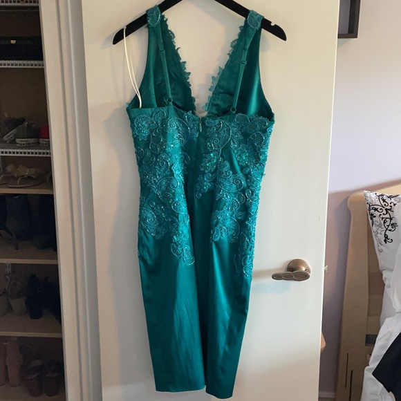 Beautiful Mandalay green/blue midi dress - Picture 2 of 2